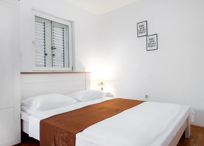 Ana-marija דירה מאקרסקה